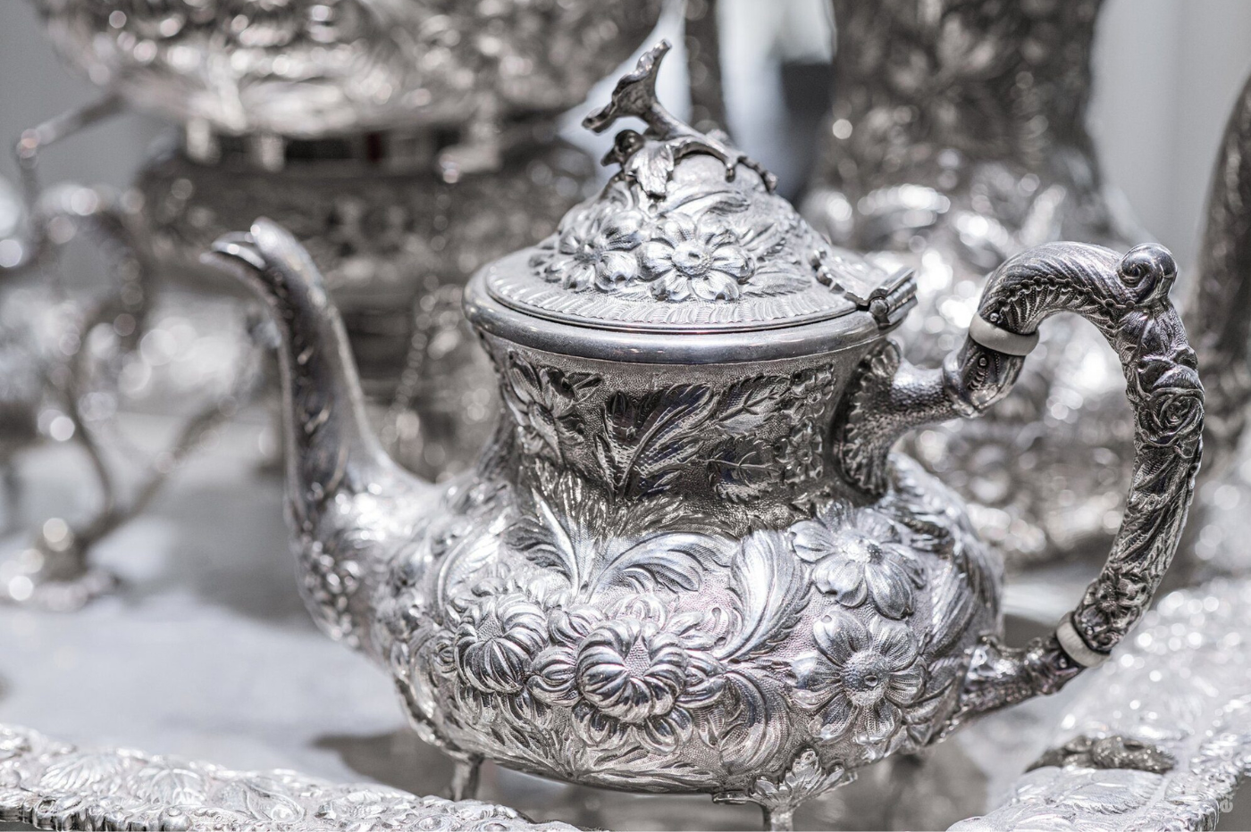Бережное обращение с антикварными серебряными изделиями