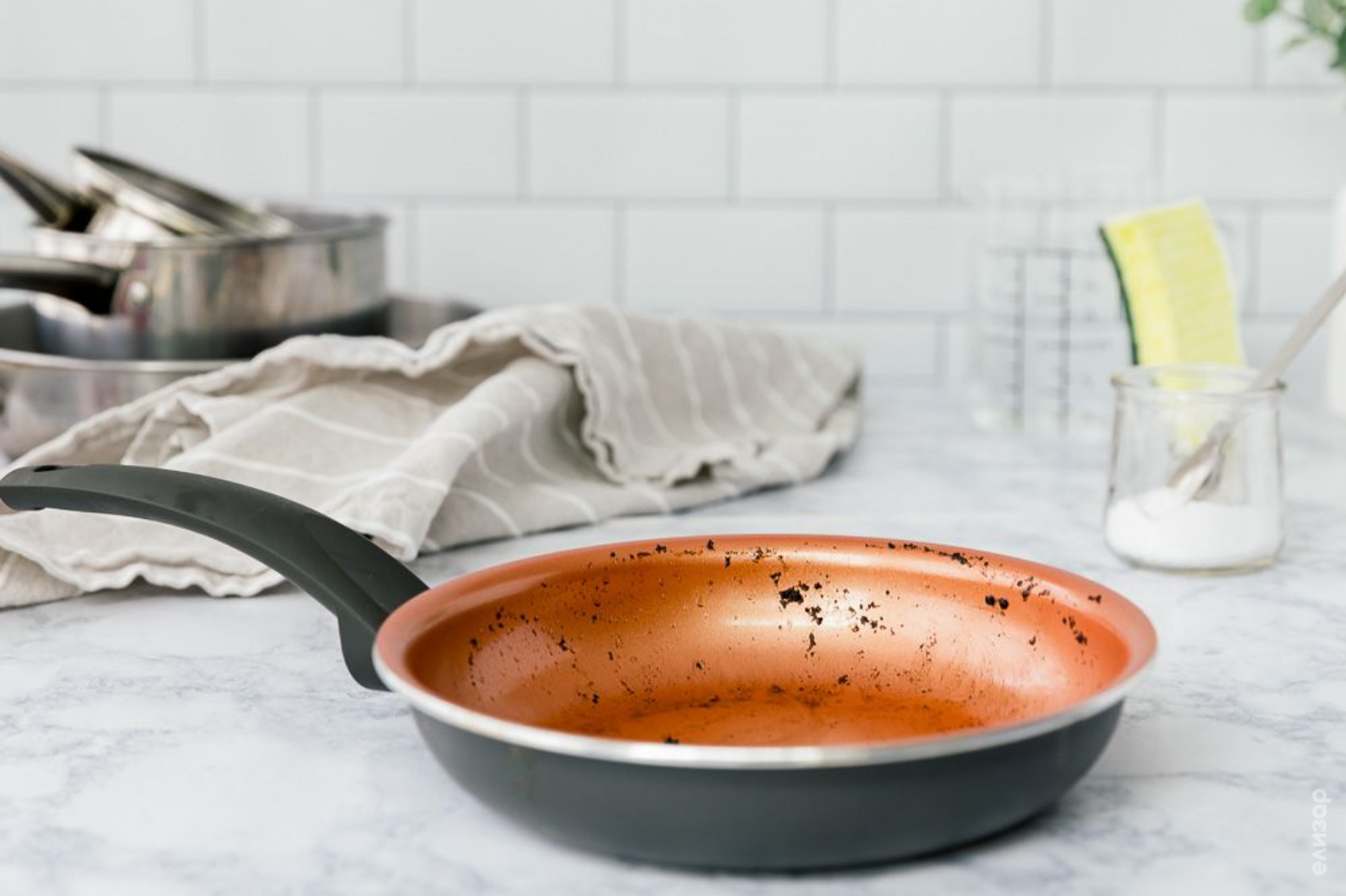Очистка медной сковороды