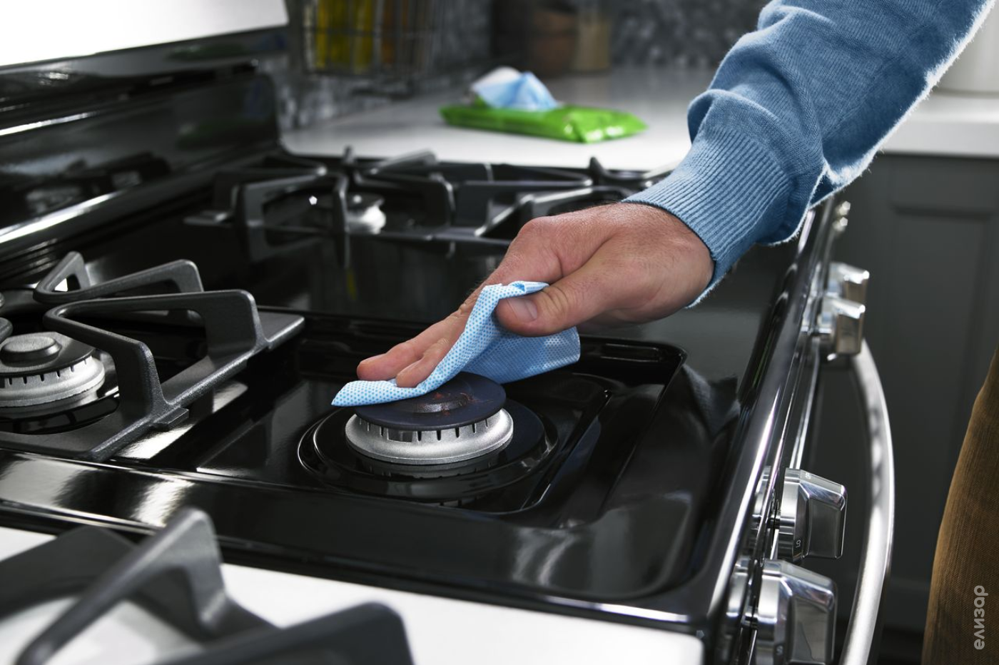 Поддержание чистоты плиты