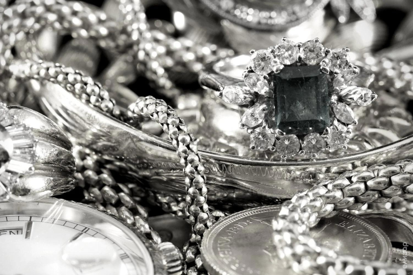 Очистка серебряных украшений